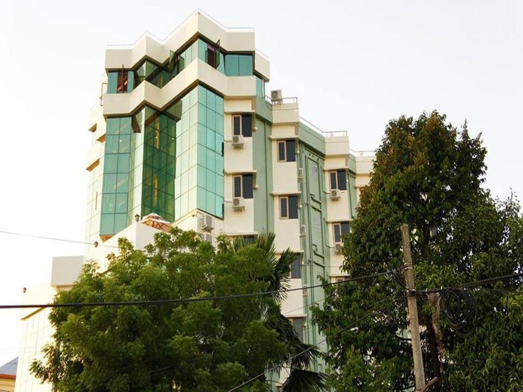 Royal Khattar Hotel Yangon Ngoại thất bức ảnh