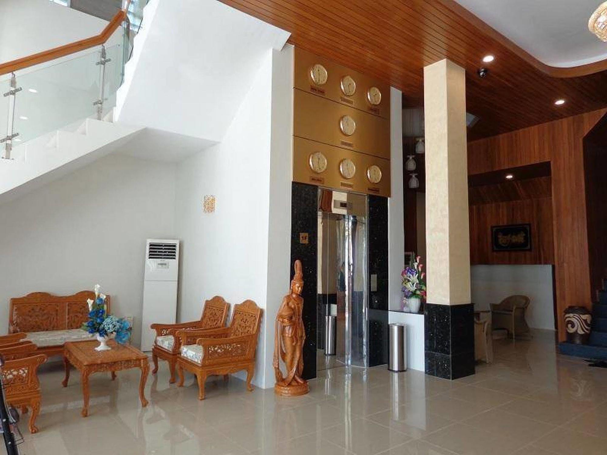 Royal Khattar Hotel Yangon Ngoại thất bức ảnh
